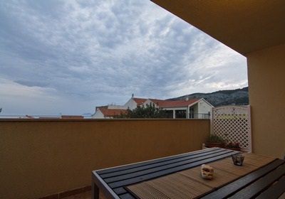 apartman drap, balkon s pogledom na more
